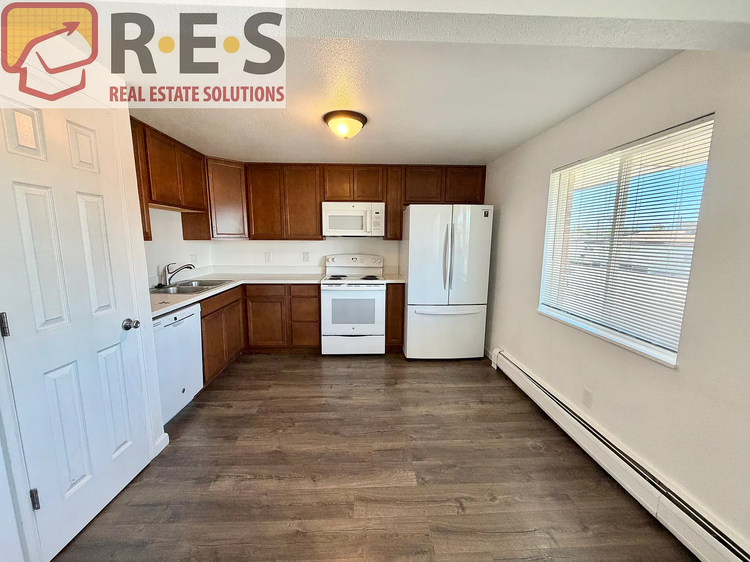 2 bed, 700 sqft, $1,195 — Photo 3
