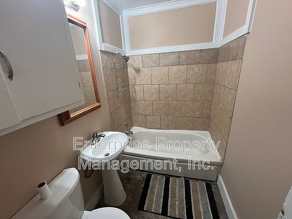 5th image of 1444 Weymouth St