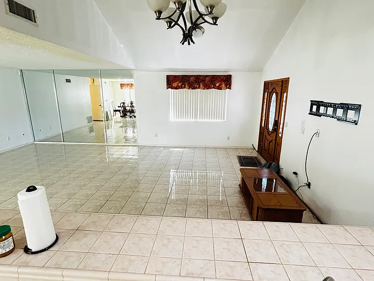 2346 Seabright Ave — Photo 6