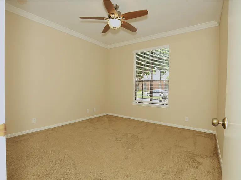 107 Manor Pl — Photo 13