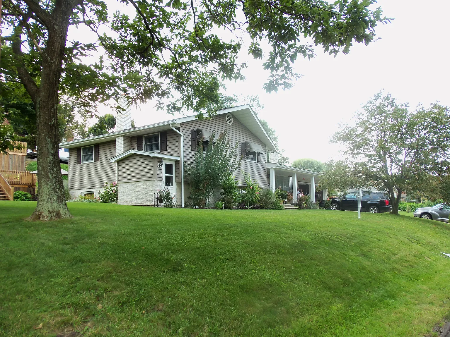 1907 Catherine Ave photo 1