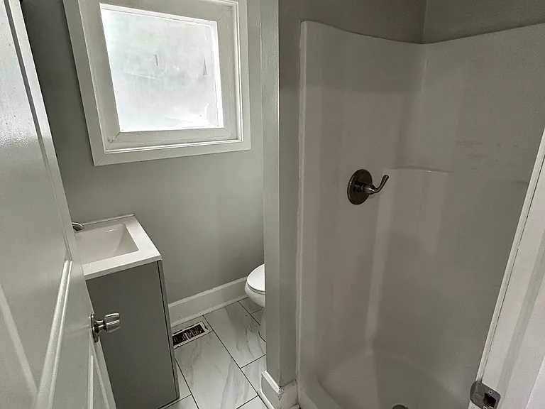 638 N Lasalle St #A — Photo 8