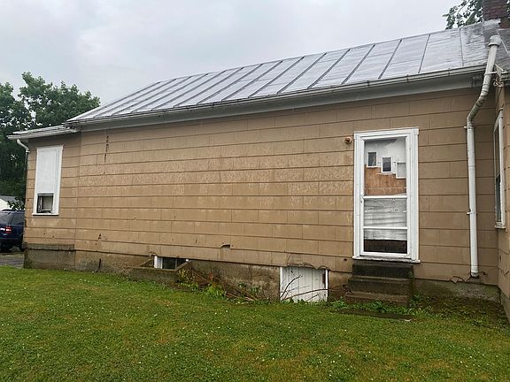 2nd image of 812 Jefferson Ave