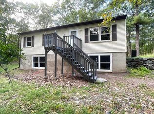 179 Gold Finch Rd, Bushkill, PA 18324