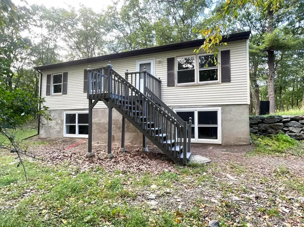 179 Gold Finch Rd, Bushkill, PA 18324