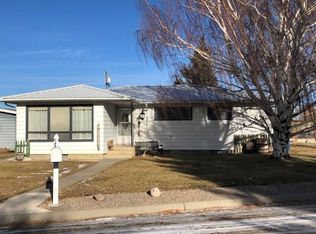 805 Mountain View Ave, Conrad, MT 59425