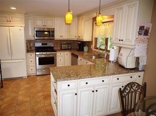 1 Ficus St, Port Jefferson Station, NY 11776