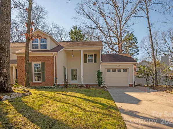 11108 Sevilla Ct, Charlotte, NC 28226