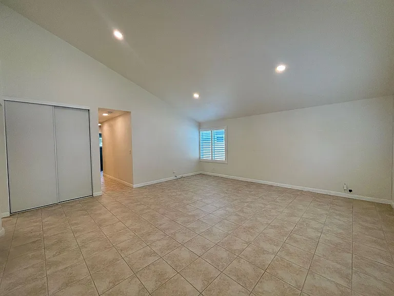 19713 Ray Cir — Photo 3