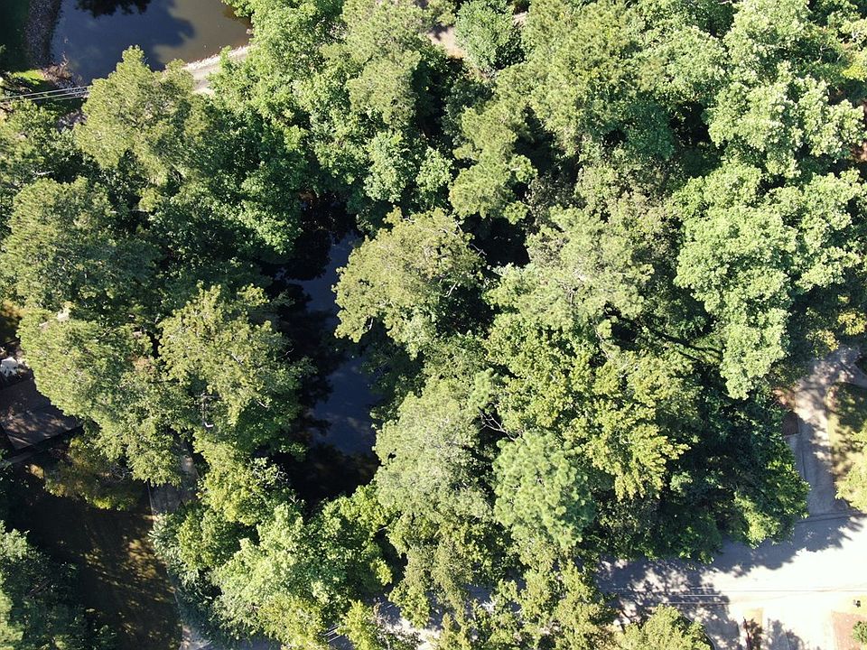 2nd image of 2221 Edgewood Dr