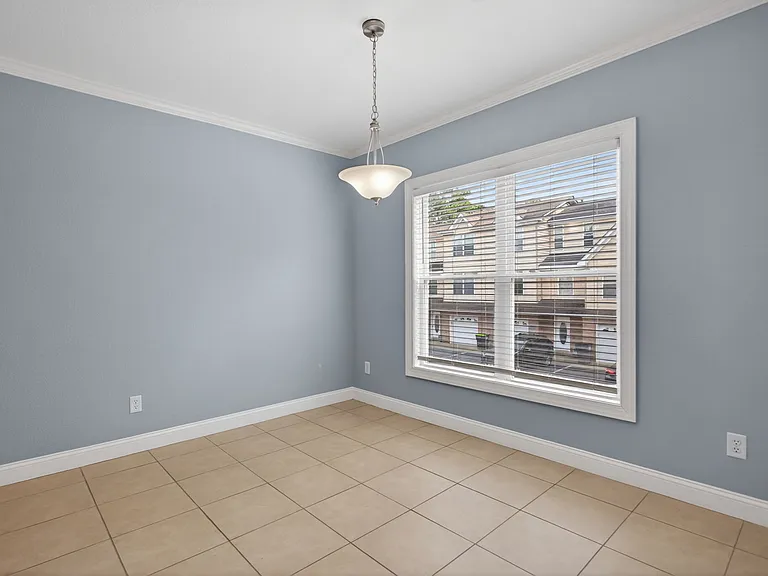 1136 Arlynn Ln — Photo 5
