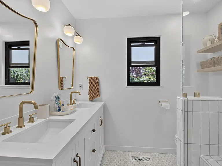 1106 Lake Home Dr — Photo 28