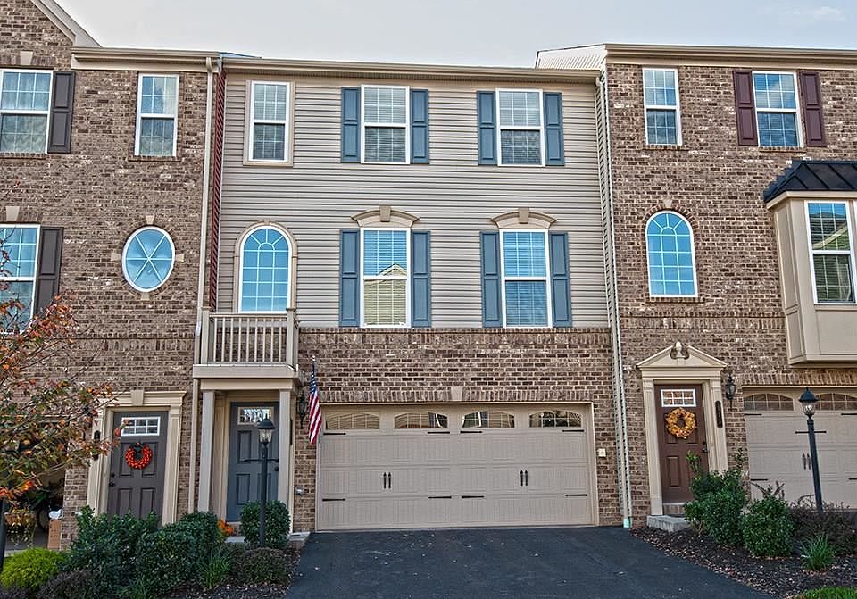 1st image of 111 Mews Ln