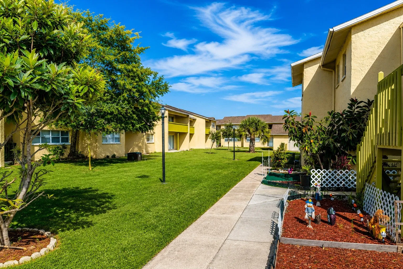 Tarponwood Lake Apartments — Photo 1