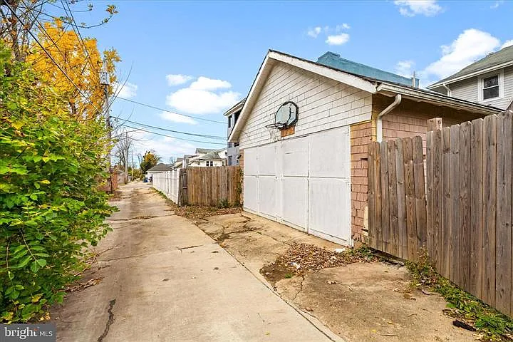 3911 Chatham Rd — Photo 45