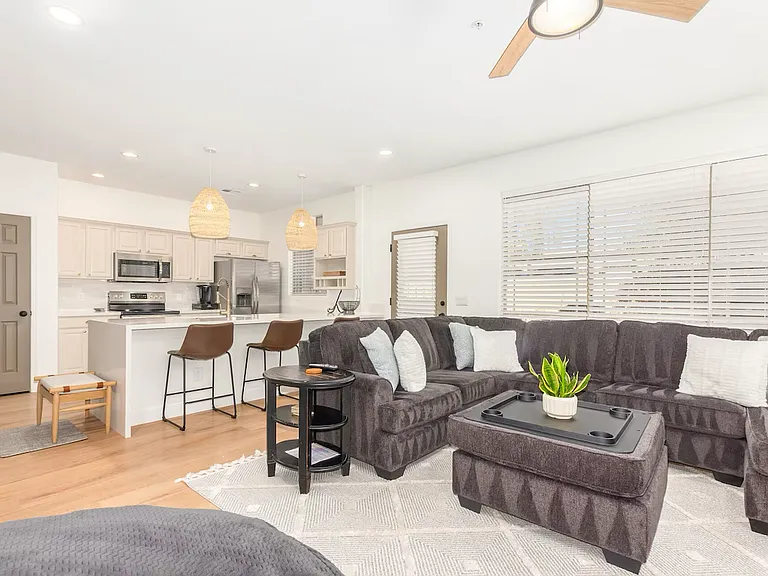 11500 E Cochise Dr #1060 — Photo 7