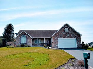 15 James Dr, Newville, PA 17241