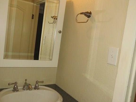 4th image of 1526 Kirkwood St #14