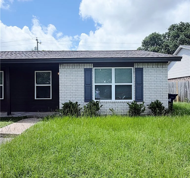 1207 Airline Dr