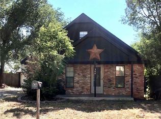 306 S 18th St, Clinton, OK 73601