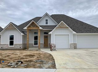 140 Hidden Grove Ct, Lumberton, TX 77657