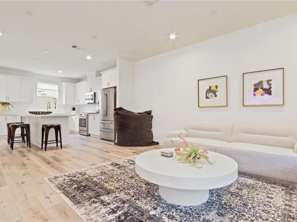 2302 Synergy, Irvine, CA 92614