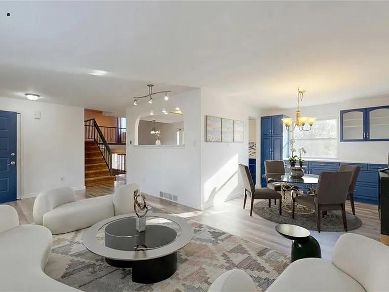 12250 Cherry St — Photo 2