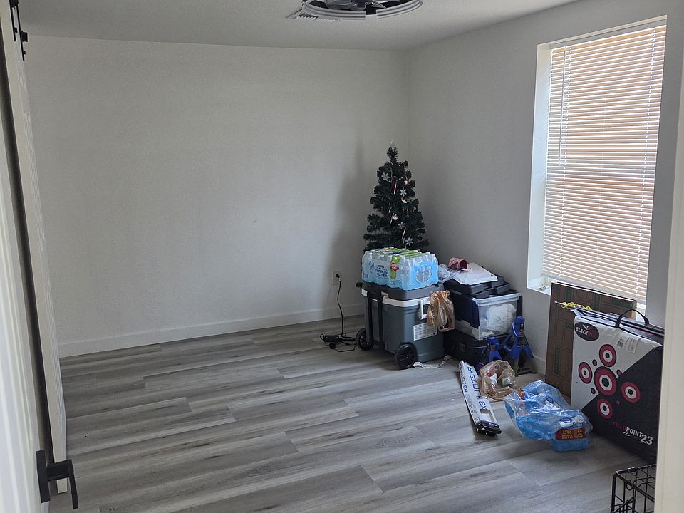 2nd image of 2024 W Hadley St