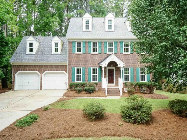 319 Parkmeadow Dr, Cary, NC 27519