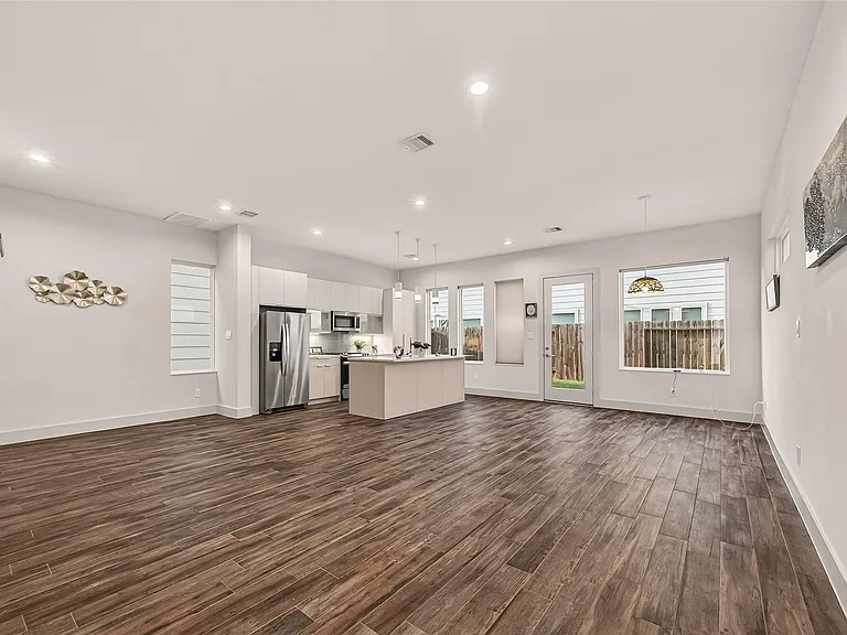 4418 Bora Bora Ln — Photo 8