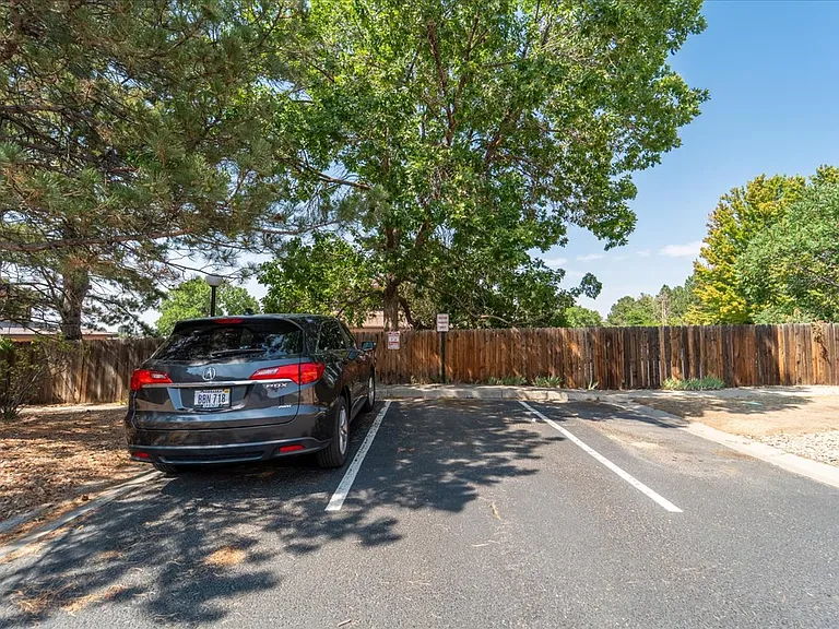 4452 S Auckland Ct — Photo 4