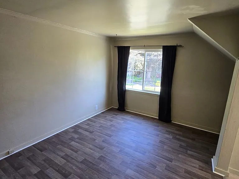 209 N Madison St — Photo 24