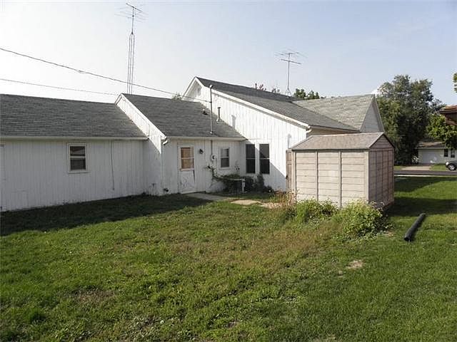 2nd image of 111 W Jayne St