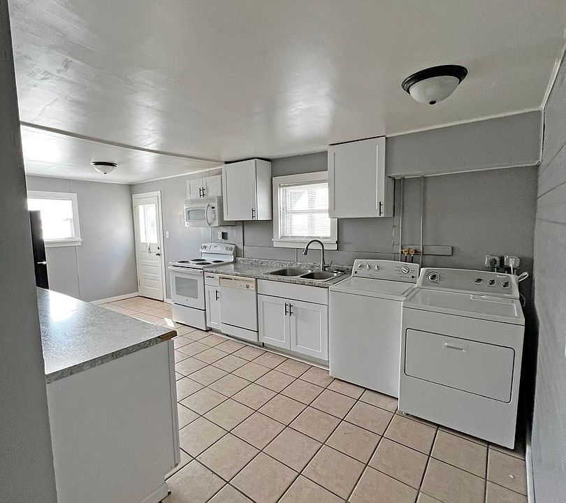 1st image of 726 Ferry St #604