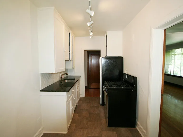 1407 E 10th Ave #7 — Photo 4