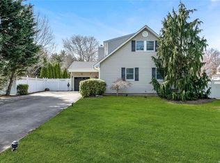 126 S Hillside Ave, Nesconset, NY