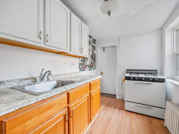 411 Union Street image 17 of 20