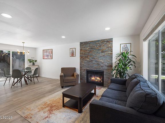 5th image of 10062 Albite St
