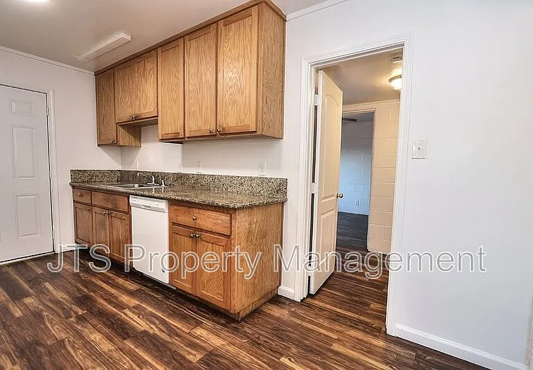 5912 21st Ave — Photo 11