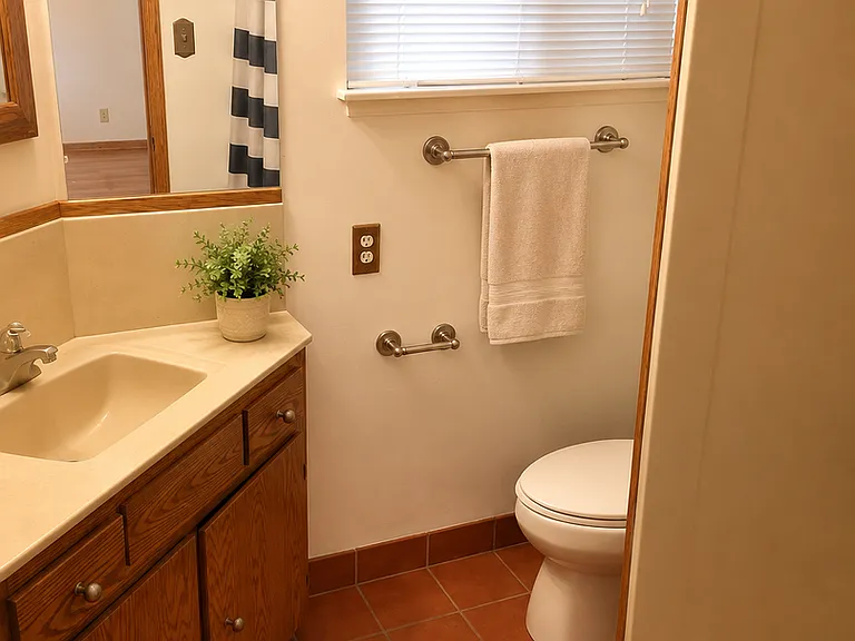 1148 E San Madele Ave — Photo 15