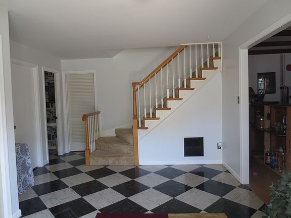 2nd image of 6718 Columbia Pike