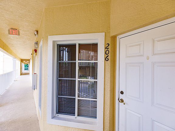 3rd image of 9185 Celeste Dr Unit 206