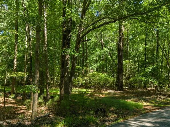 6 Harris Creek Rd, Hampton, VA 23669