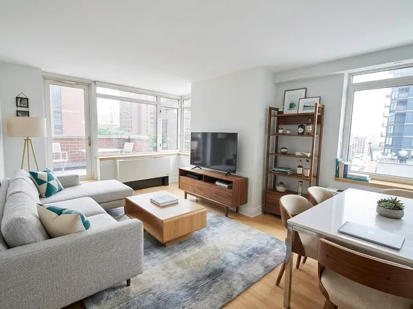 1760 2nd Ave, New York, NY