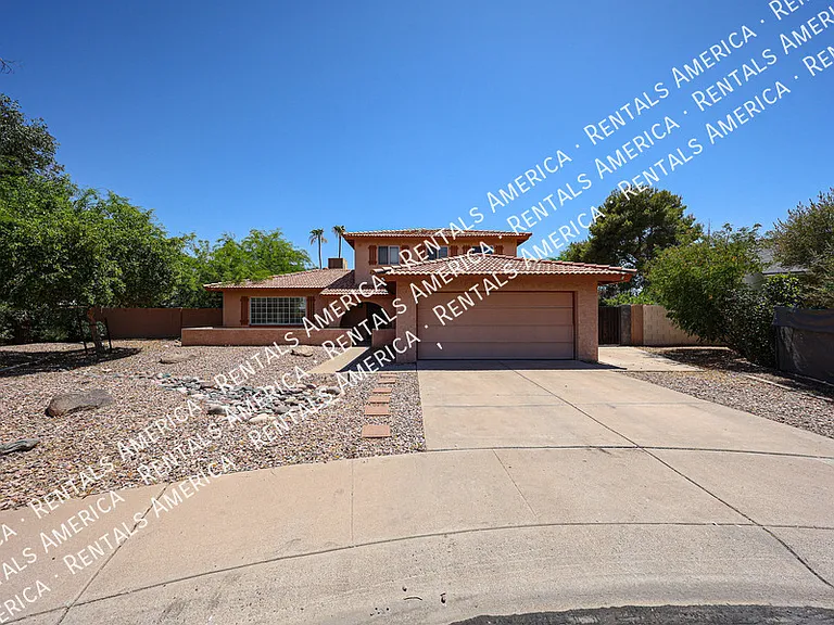 2723 S Estrella Cir — Photo 2