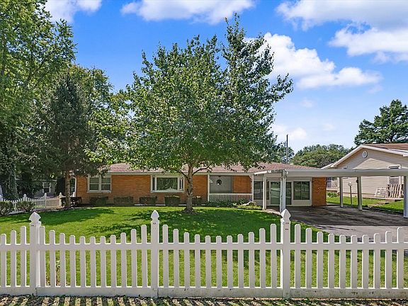2nd image of 2411 Sharlyn Dr