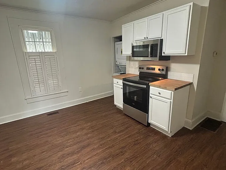 216 Randolph St — Photo 8