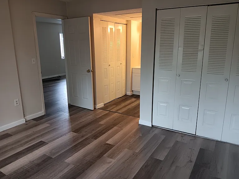 2541 S Myrtle Ave #D — Photo 29