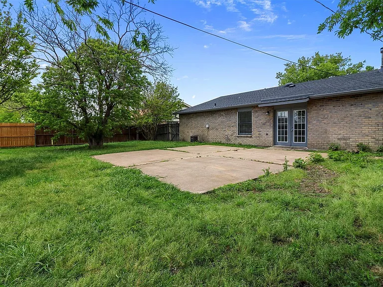 7012 Lincolnshire Ln — Photo 8