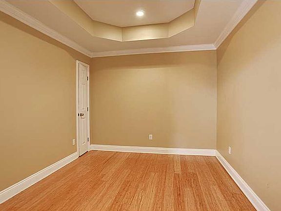 4th image of 128 Oakmont Dr